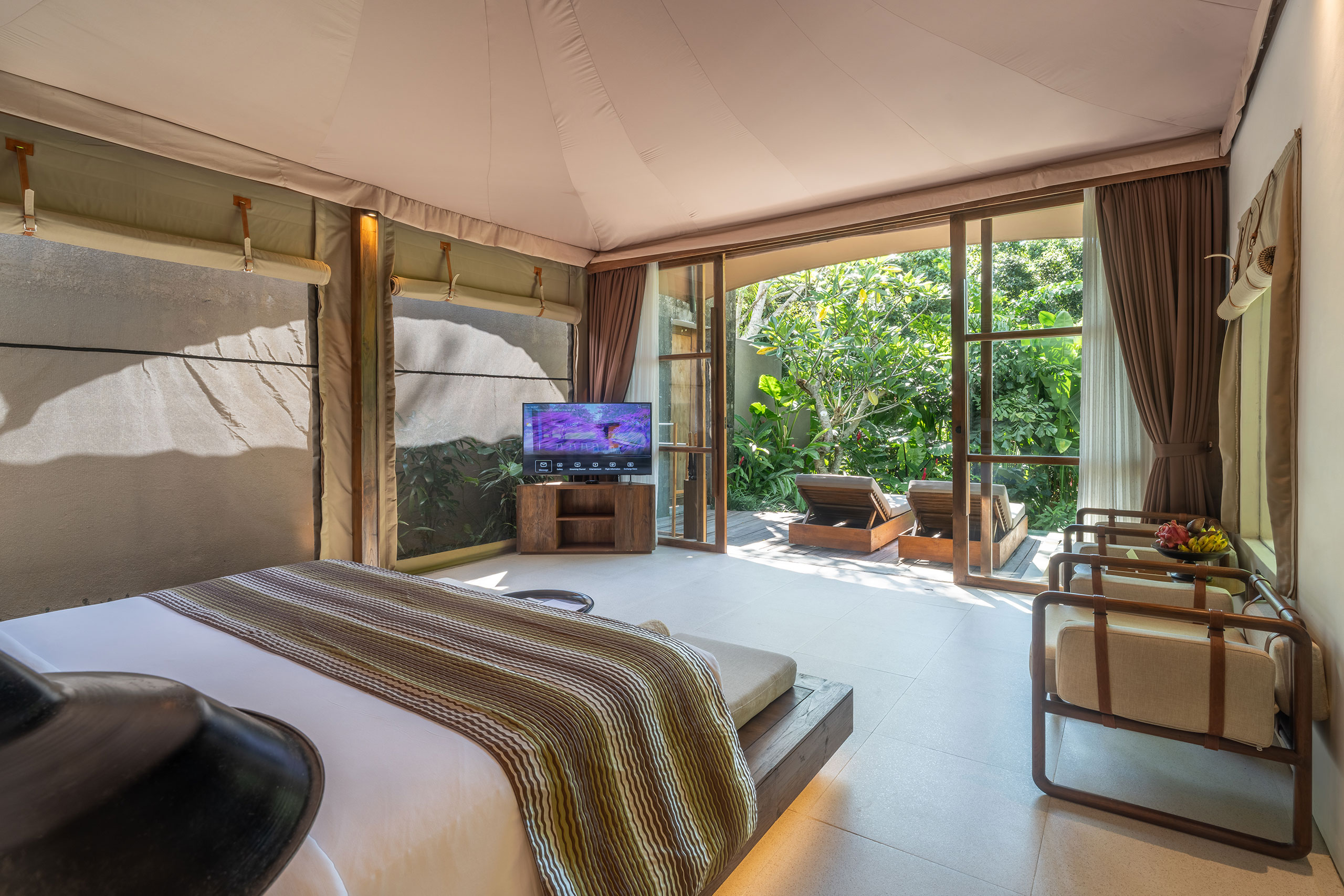 one-bedroom-pool-tent-interior8.webp
